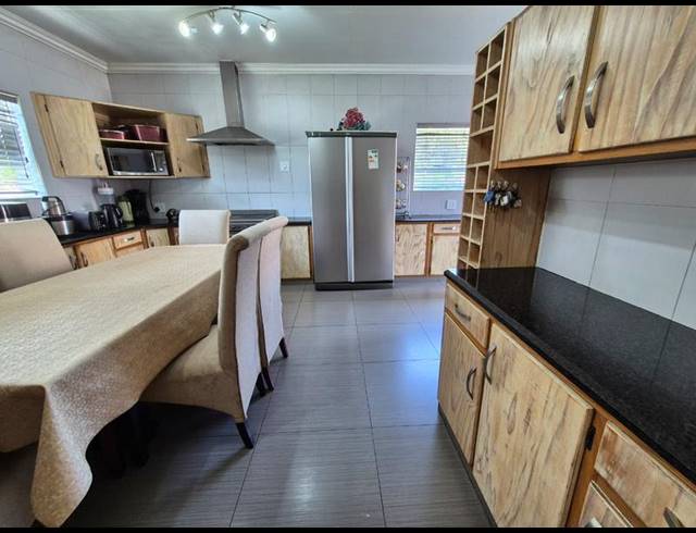 4 BEDROOM HOUSE FOR SALE IN BRACKENHURST